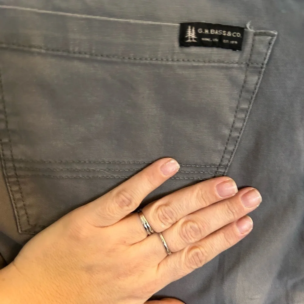 G.H. BASS & CO. 40W 30L Gray Cargo Pants